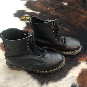 Dr. Martens 1460- Size 7